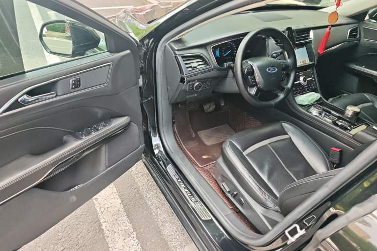 Used Ford Taurus 2017 EcoBoost 245 Luxury Model Driver Seat