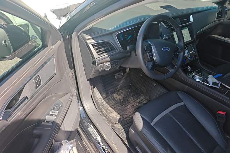 Used Ford Taurus 2017 EcoBoost 245 Luxury Model Driver Seat