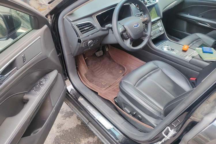 Used Ford Taurus 2017 EcoBoost 180 Luxury Model Driver Seat