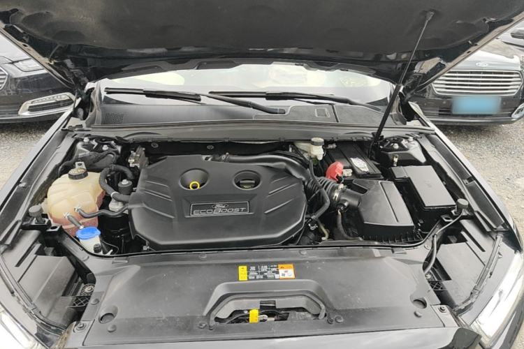 Used Ford Taurus 2017 EcoBoost 245 Luxury Model Engine Bay