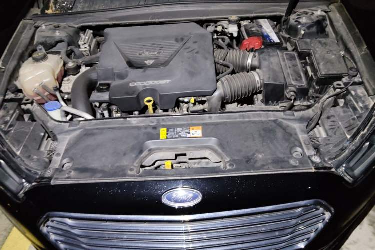Used Ford Taurus 2017 EcoBoost 325 V6 Flagship Model Engine Bay