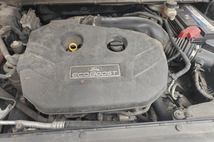 Used Ford Taurus 2017 EcoBoost 245 Luxury Model Engine Bay