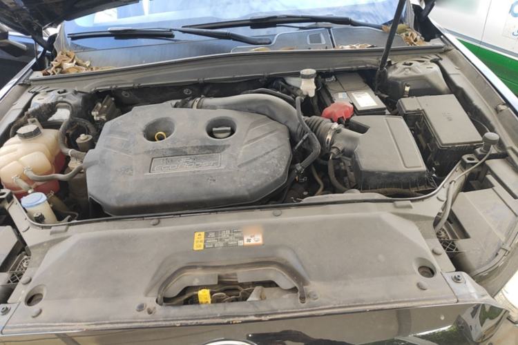 Used Ford Taurus 2017 EcoBoost 245 Luxury Model Engine Bay