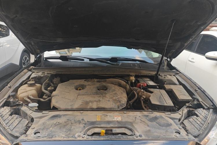 Used Ford Taurus 2017 EcoBoost 245 Fashion Edition Engine Bay