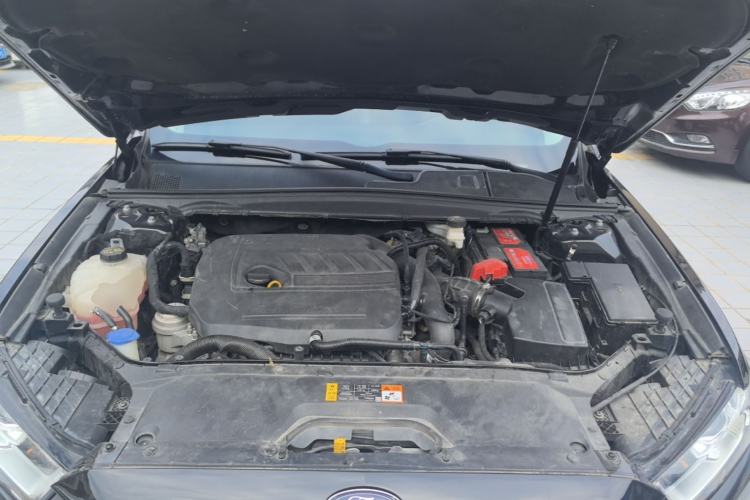 Used Ford Taurus 2017 EcoBoost 180 Luxury Model Engine Bay