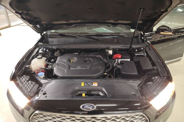 Used Ford Taurus 2017 EcoBoost 245 Fashion Edition Engine Bay