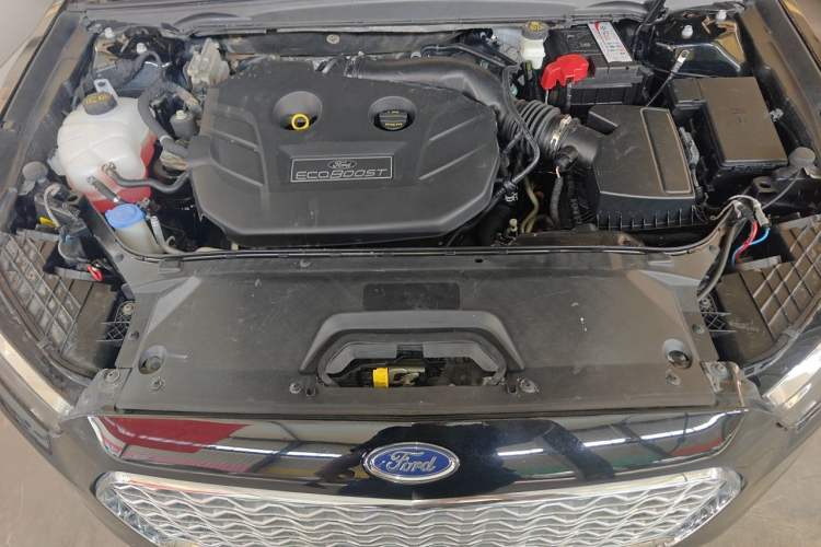 Used Ford Taurus 2017 EcoBoost 245 Fashion Edition Engine Bay