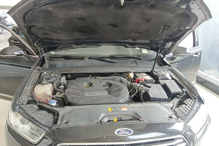 Used Ford Taurus 2017 EcoBoost 245 Fashion Edition Engine Bay