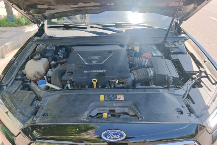 Used Ford Taurus 2017 EcoBoost 325 V6 Flagship Model Engine Bay