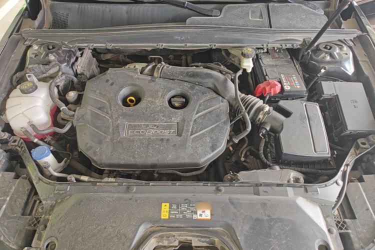 Used Ford Taurus 2017 EcoBoost 245 Fashion Edition Engine Bay