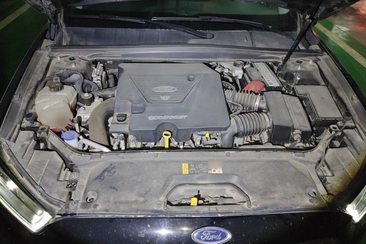 Used Ford Taurus 2017 EcoBoost 325 V6 Flagship Model Engine Bay