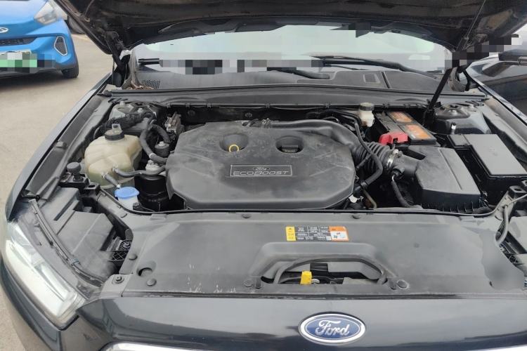 Used Ford Taurus 2017 EcoBoost 245 Luxury Model Engine Bay