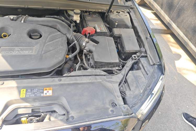 Used Ford Taurus 2017 EcoBoost 245 Luxury Model Engine Bay Left