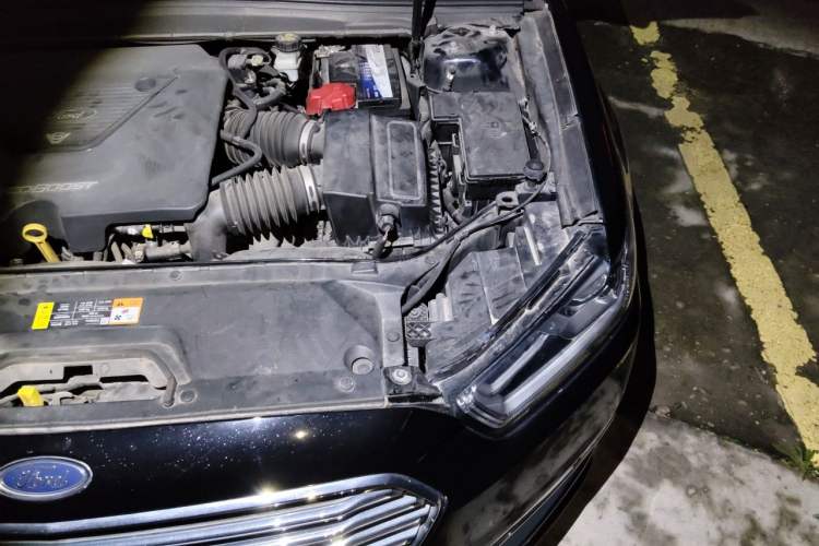 Used Ford Taurus 2017 EcoBoost 325 V6 Flagship Model Engine Bay Left