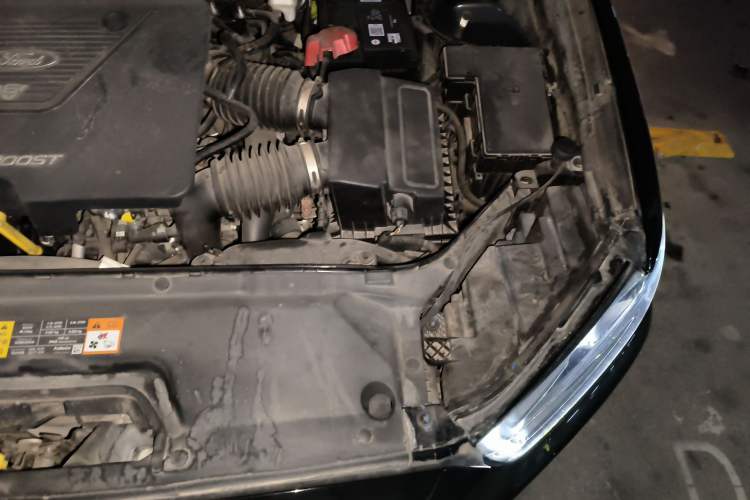 Used Ford Taurus 2017 EcoBoost 325 V6 Flagship Model Engine Bay Left