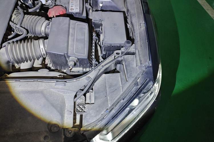 Used Ford Taurus 2017 EcoBoost 325 V6 Flagship Model Engine Bay Left