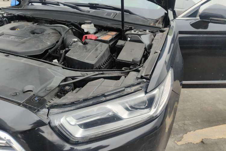 Used Ford Taurus 2017 EcoBoost 245 Luxury Model Engine Bay Left