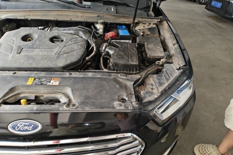 Used Ford Taurus 2017 EcoBoost 245 Flagship Model Engine Bay Left