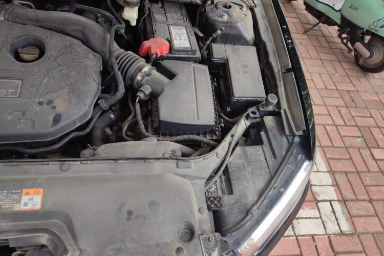 Used Ford Taurus 2017 EcoBoost 245 Luxury Model Engine Bay Left