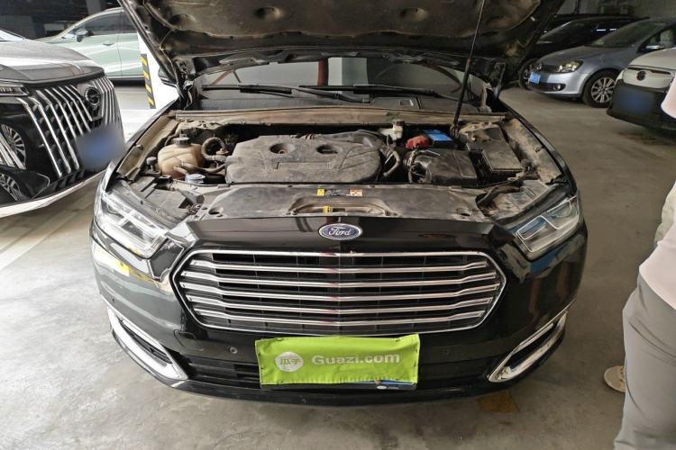 Used Ford Taurus 2017 EcoBoost 245 Flagship Model Engine Bay