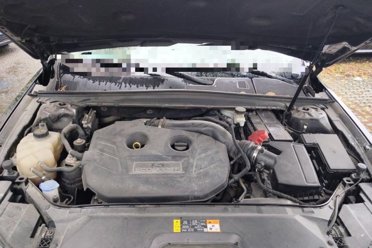 Used Ford Taurus 2017 EcoBoost 245 Luxury Model Engine Bay