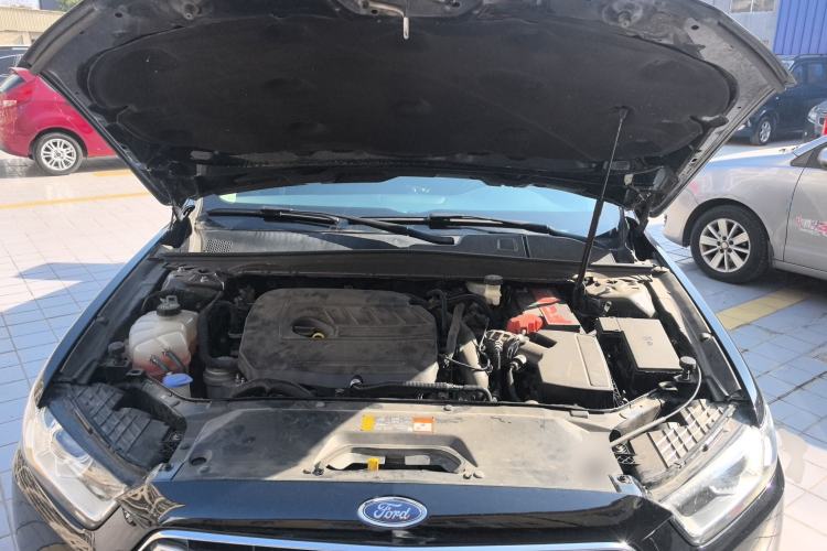 Used Ford Taurus 2017 EcoBoost 180 Luxury Model Engine Bay