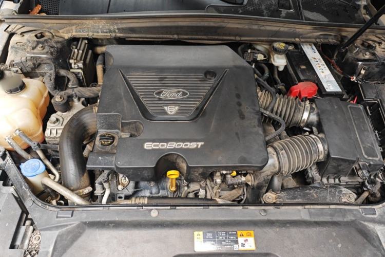Used Ford Taurus 2017 EcoBoost 325 V6 Flagship Model Engine Bay