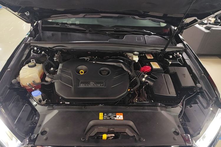 Used Ford Taurus 2017 EcoBoost 245 Fashion Edition Engine Bay