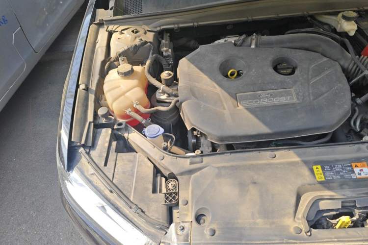 Used Ford Taurus 2017 EcoBoost 245 Luxury Model Engine Bay Right
