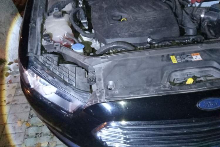 Used Ford Taurus 2017 EcoBoost 180 Luxury Model Engine Bay Right