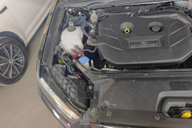 Used Ford Taurus 2017 EcoBoost 245 Fashion Edition Engine Bay Right