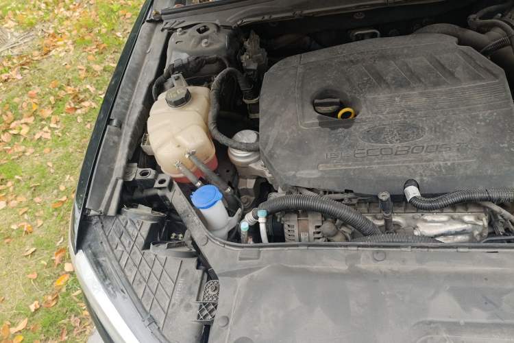 Used Ford Taurus 2017 EcoBoost 180 Luxury Model Engine Bay Right