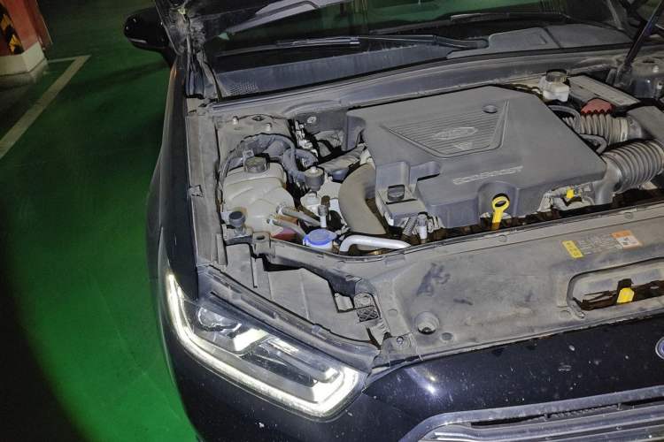 Used Ford Taurus 2017 EcoBoost 325 V6 Flagship Model Engine Bay Right