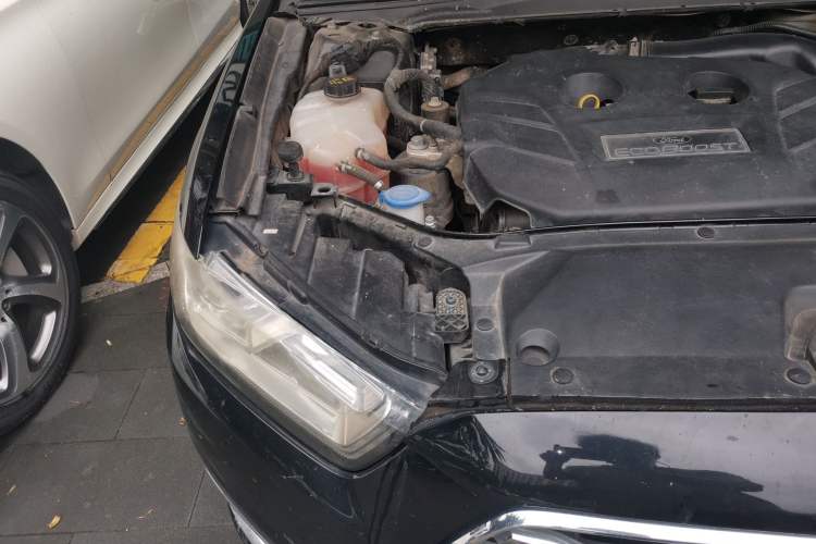 Used Ford Taurus 2017 EcoBoost 245 Fashion Edition Engine Bay Right