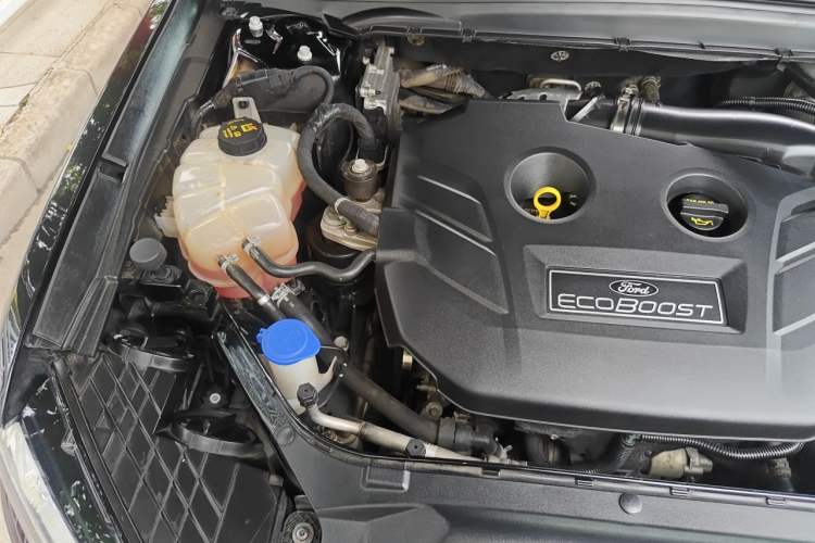 Used Ford Taurus 2017 EcoBoost 245 Fashion Edition Engine Bay Right