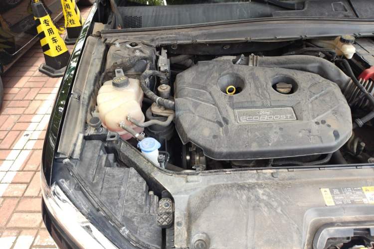 Used Ford Taurus 2017 EcoBoost 245 Luxury Model Engine Bay Right