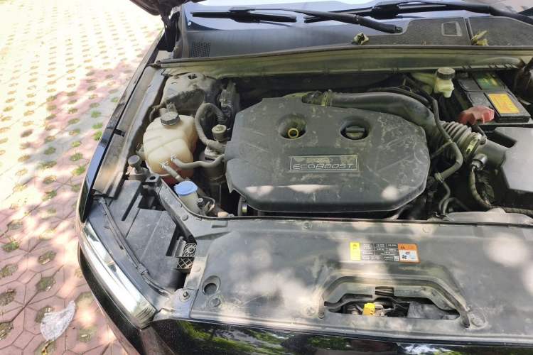 Used Ford Taurus 2017 EcoBoost 245 Luxury Model Engine Bay Right