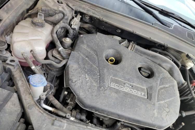 Used Ford Taurus 2017 EcoBoost 245 Luxury Model Engine Bay Right