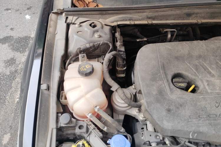 Used Ford Taurus 2017 EcoBoost 180 Luxury Model Engine Bay Right