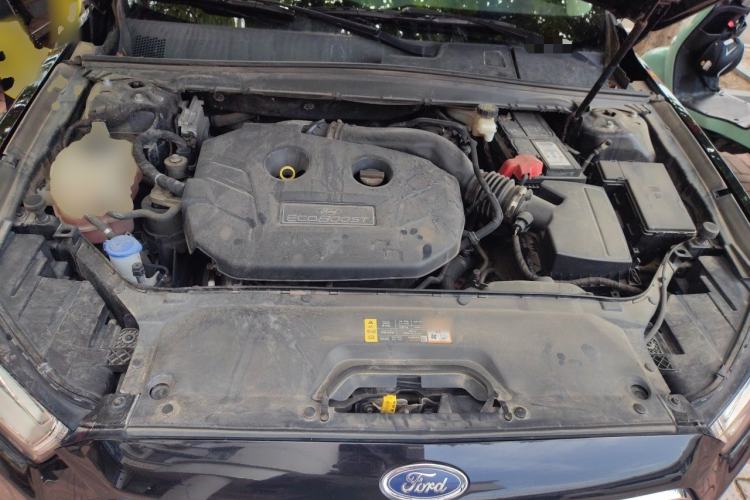 Used Ford Taurus 2017 EcoBoost 245 Luxury Model Engine Bay