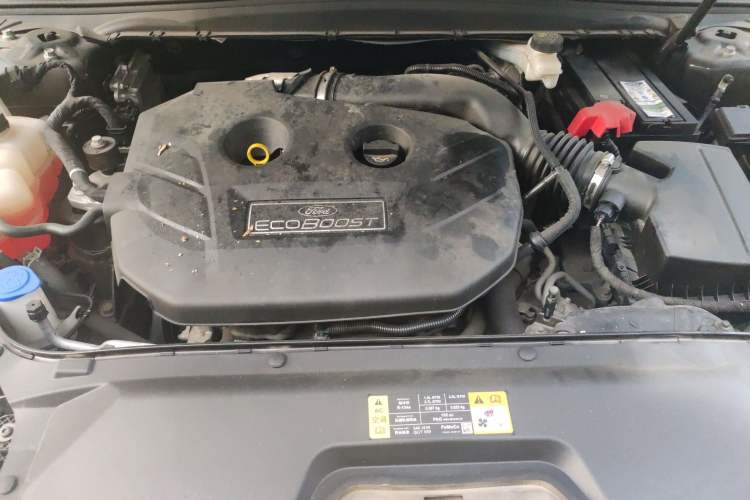 Used Ford Taurus 2017 EcoBoost 245 Fashion Edition Engine Bay