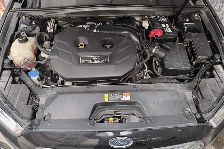Used Ford Taurus 2017 EcoBoost 245 Luxury Model Engine Bay