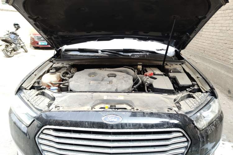 Used Ford Taurus 2017 EcoBoost 245 Fashion Edition Engine Bay