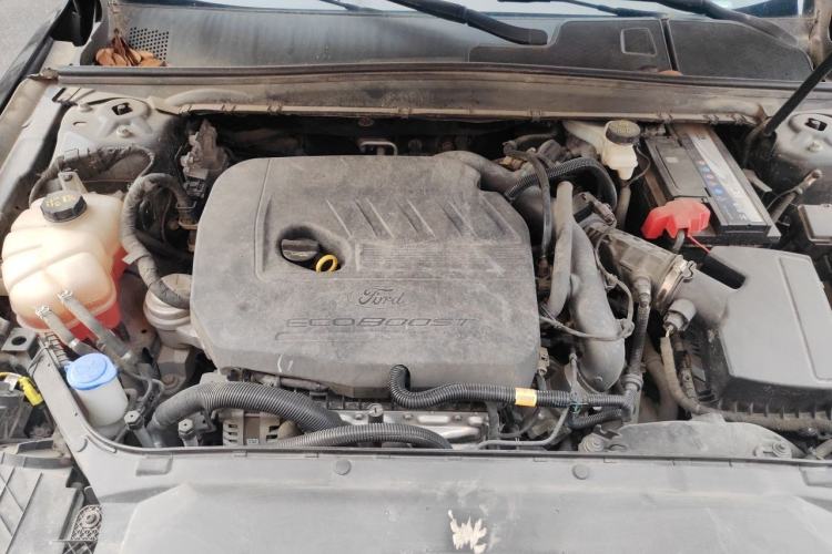 Used Ford Taurus 2017 EcoBoost 180 Luxury Model Engine Bay