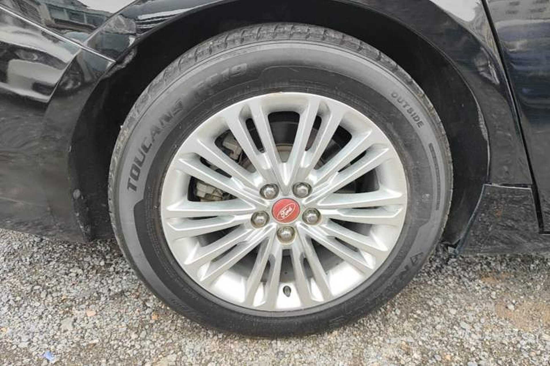 Used Ford Taurus 2017 EcoBoost 245 Fashion Edition Exterior 5