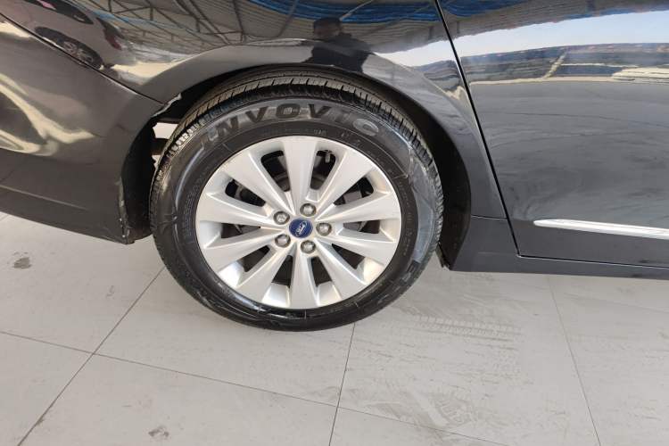 Used Ford Taurus 2017 EcoBoost 180 Luxury Model Exterior 5