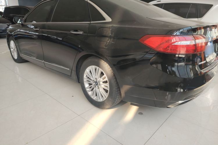 Used Ford Taurus 2017 EcoBoost 245 Fashion Edition Exterior 6