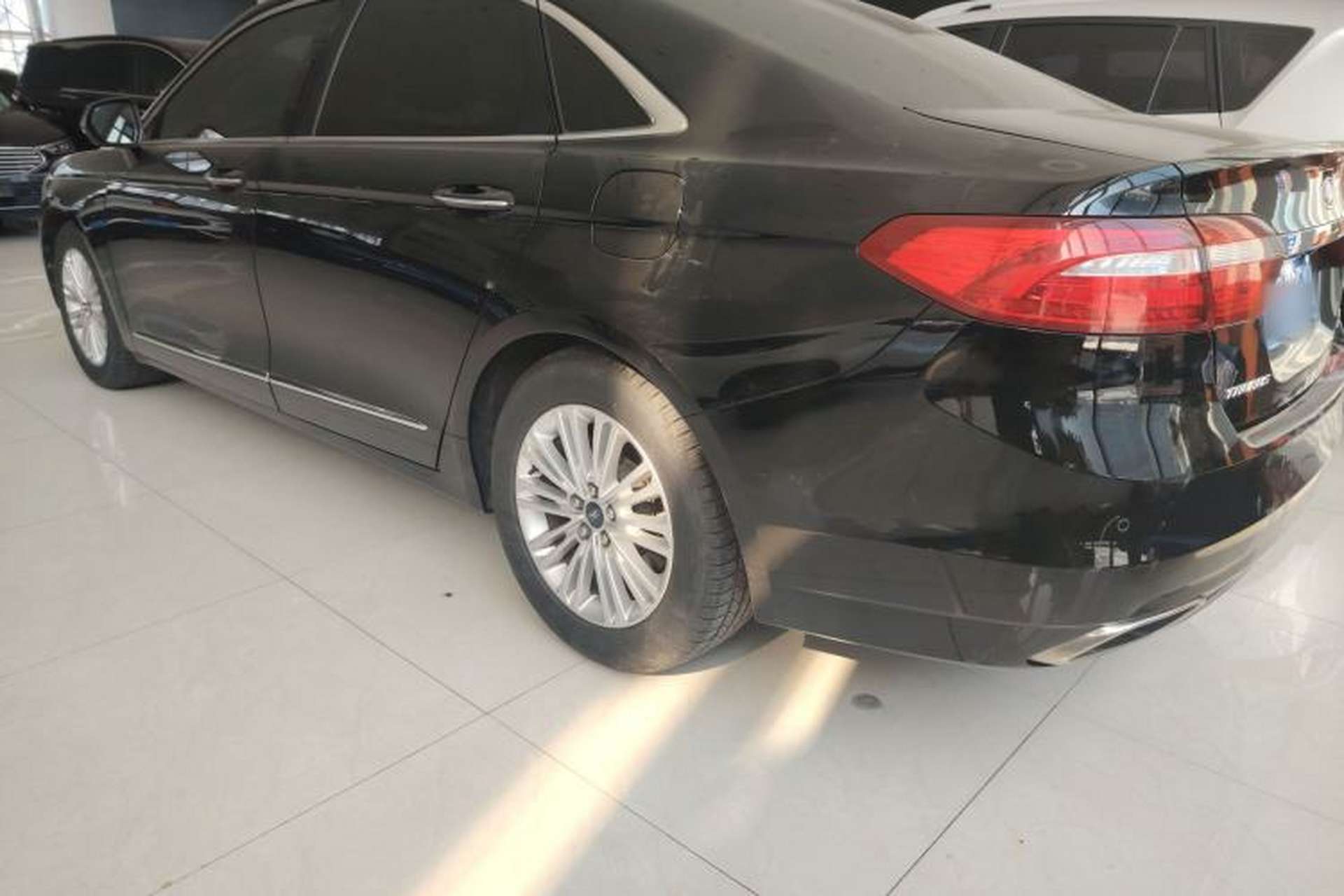 Used Ford Taurus 2017 EcoBoost 245 Fashion Edition Exterior 6