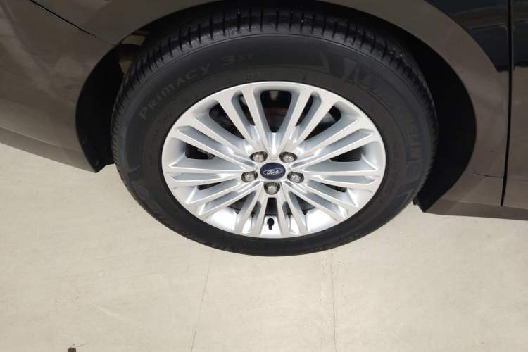 Used Ford Taurus 2017 EcoBoost 245 Fashion Edition Exterior 8