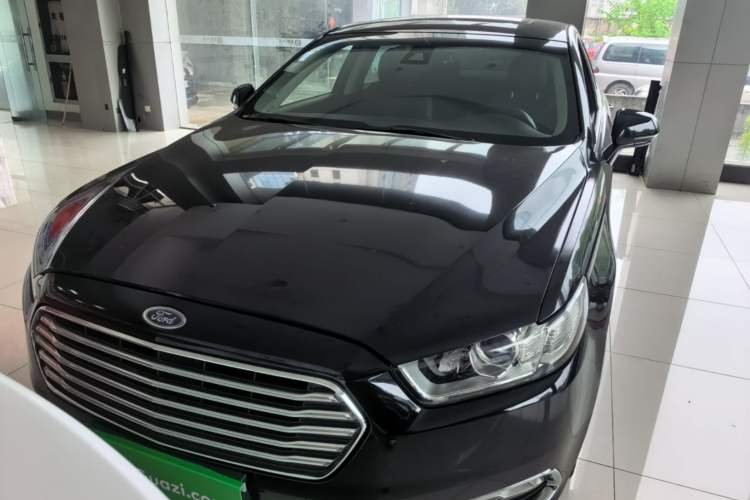 Used Ford Taurus 2017 EcoBoost 245 Fashion Edition Front